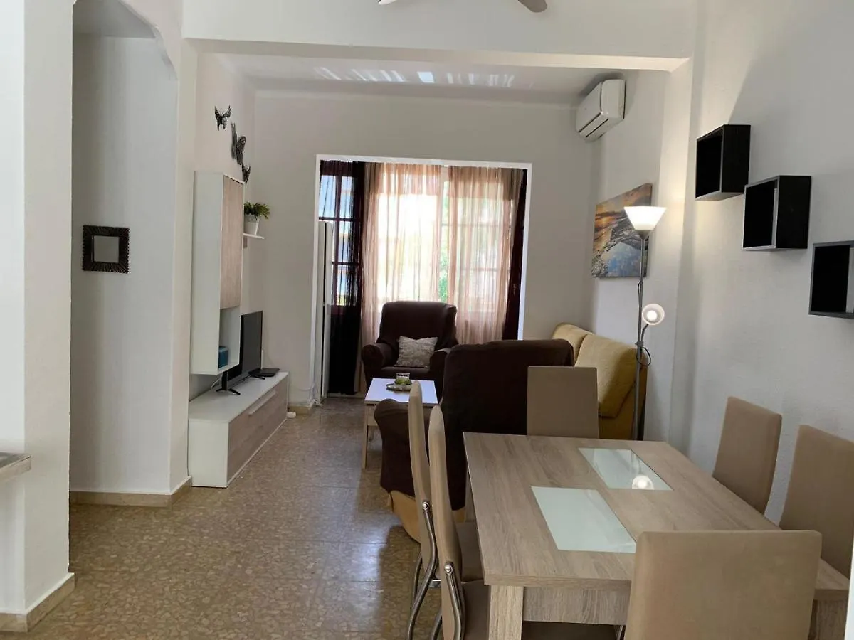 マラガExcelente Apartamento Huelinアパートメント スペイン